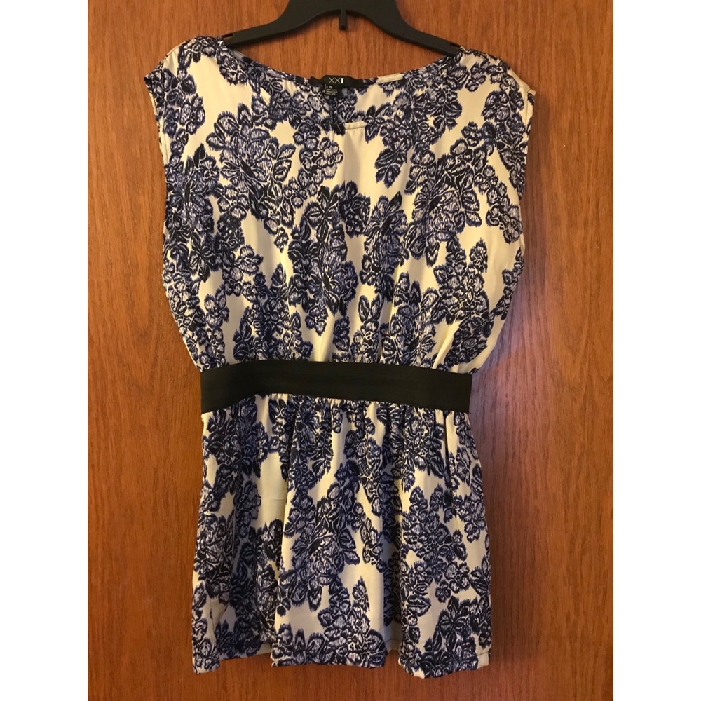Cute Top! Size L